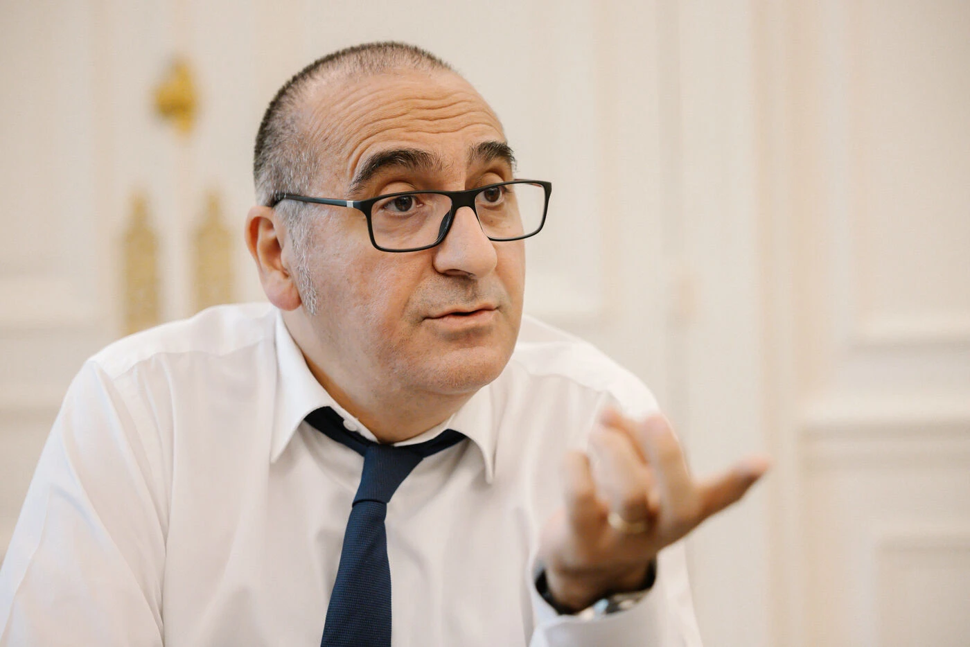 Laurent Nuñez estime à 700 000 le nombre d’étrangers en situation irrégulière en France