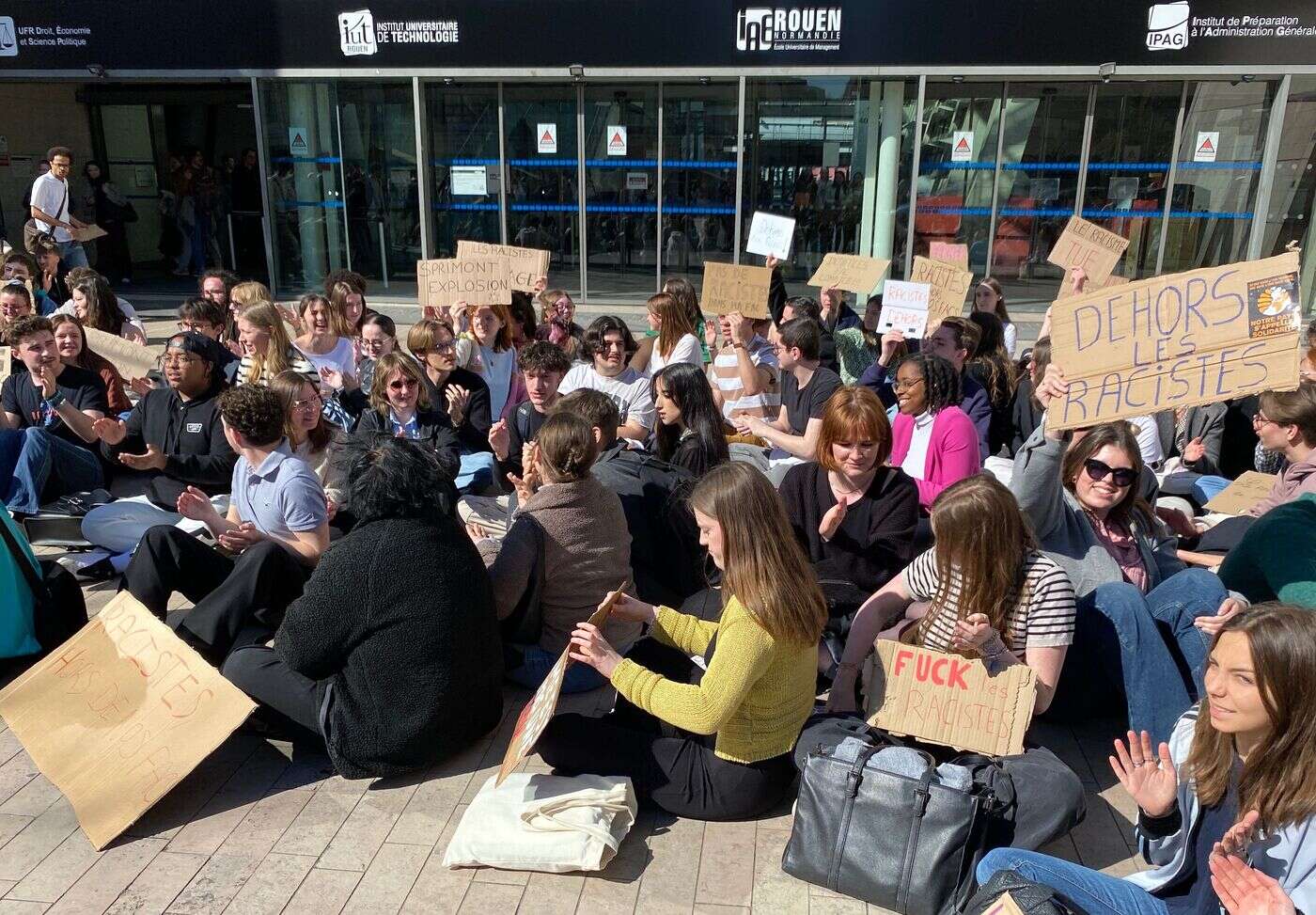 VIDÉO. Accusation de racisme à la fac de Rouen : la colère monte après la tentative de suicide d’un étudiant