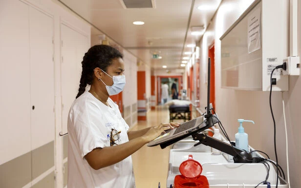 Accès aux soins : un rapport propose de créer des «infirmiers praticiens», consultables sans prescription