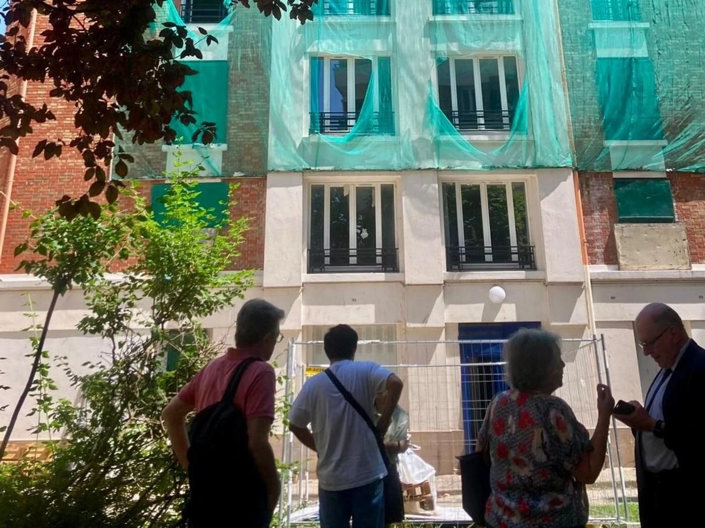 Paris : un an après, les sinistrés de l’incendie de la Porte de Saint-Cloud veulent « que cet incendie serve à quelque chose »