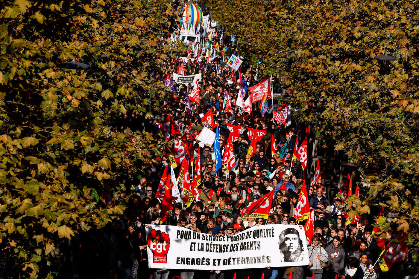 Grève du 5 décembre : dans la rue, les fonctionnaires mettent en garde sur leurs lignes rouges