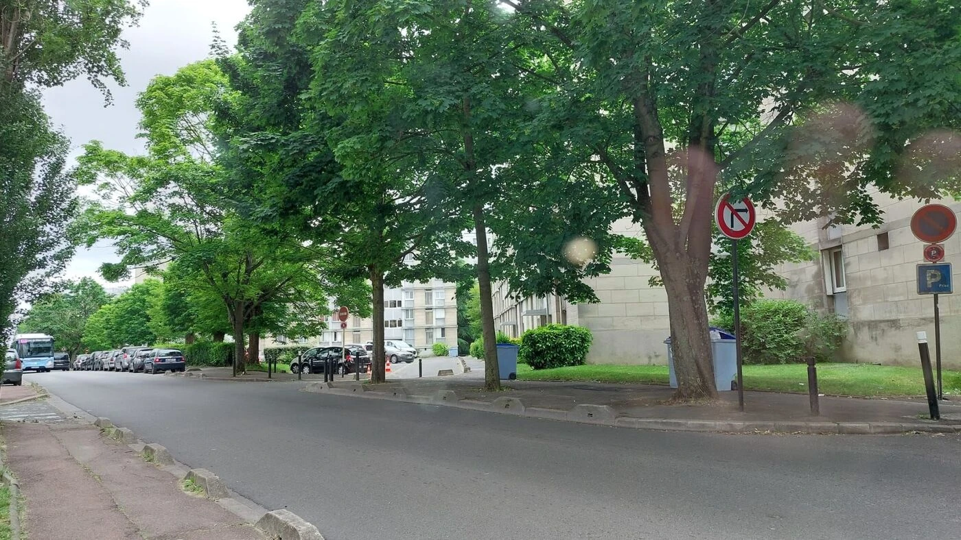 Le Blanc-Mesnil : il ne rend pas sa Lexus de location, le propriétaire envoie neuf hommes de main la récupérer