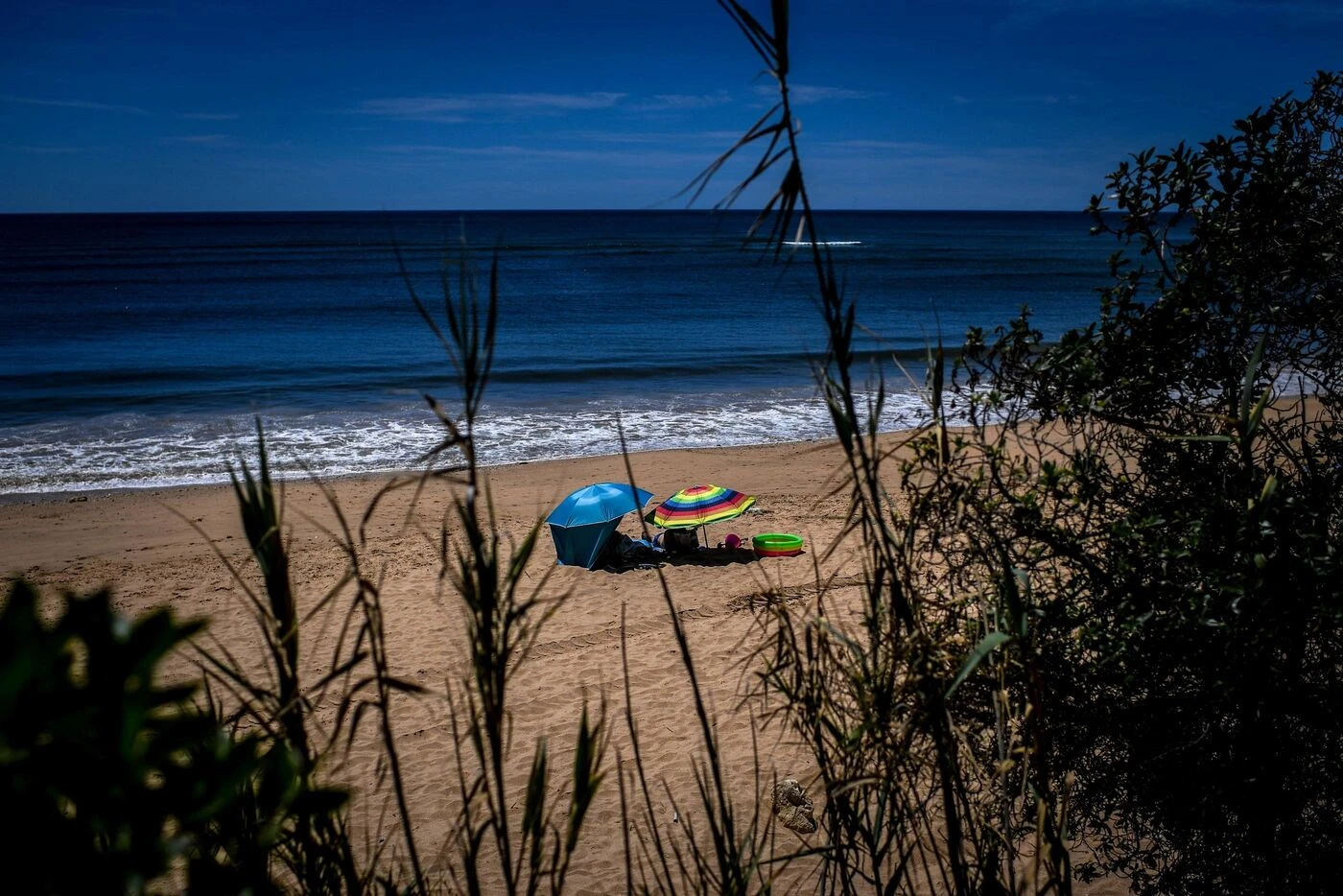 Des nausées et des vomissements : 116 personnes contaminées après s’être baignées sur une plage au Portugal