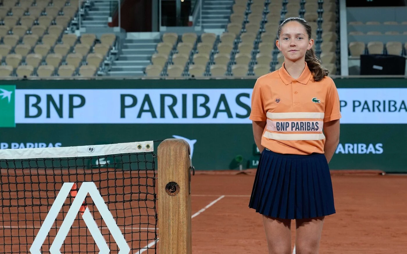 Suivez Constance, « ballos » à Roland-Garros, et star de la web-série « Ball Kids Academy »