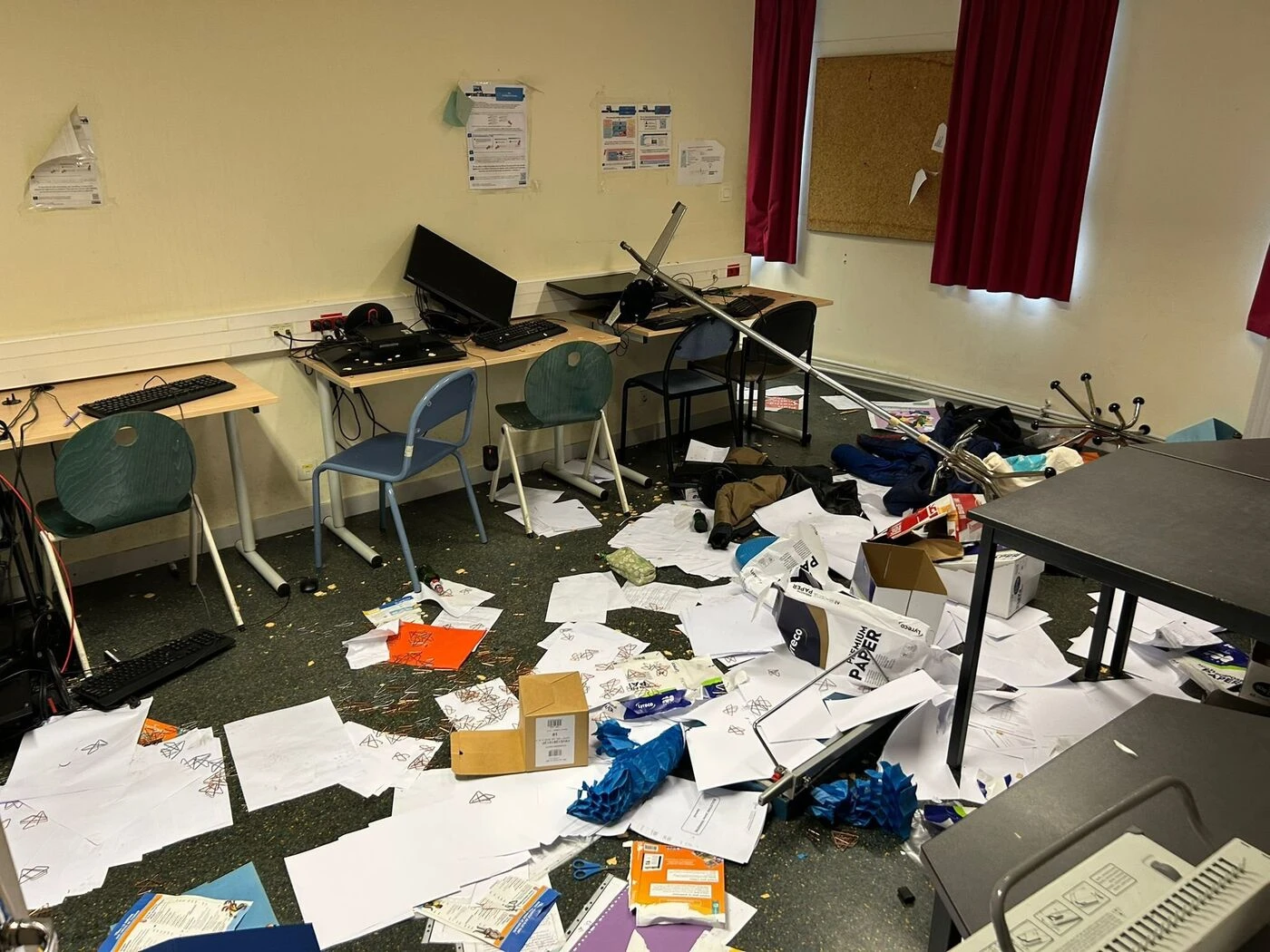 Matériel dégradé, mobilier cassé : à Dugny, le collège Jean-Baptiste Clément vandalisé après une intrusion