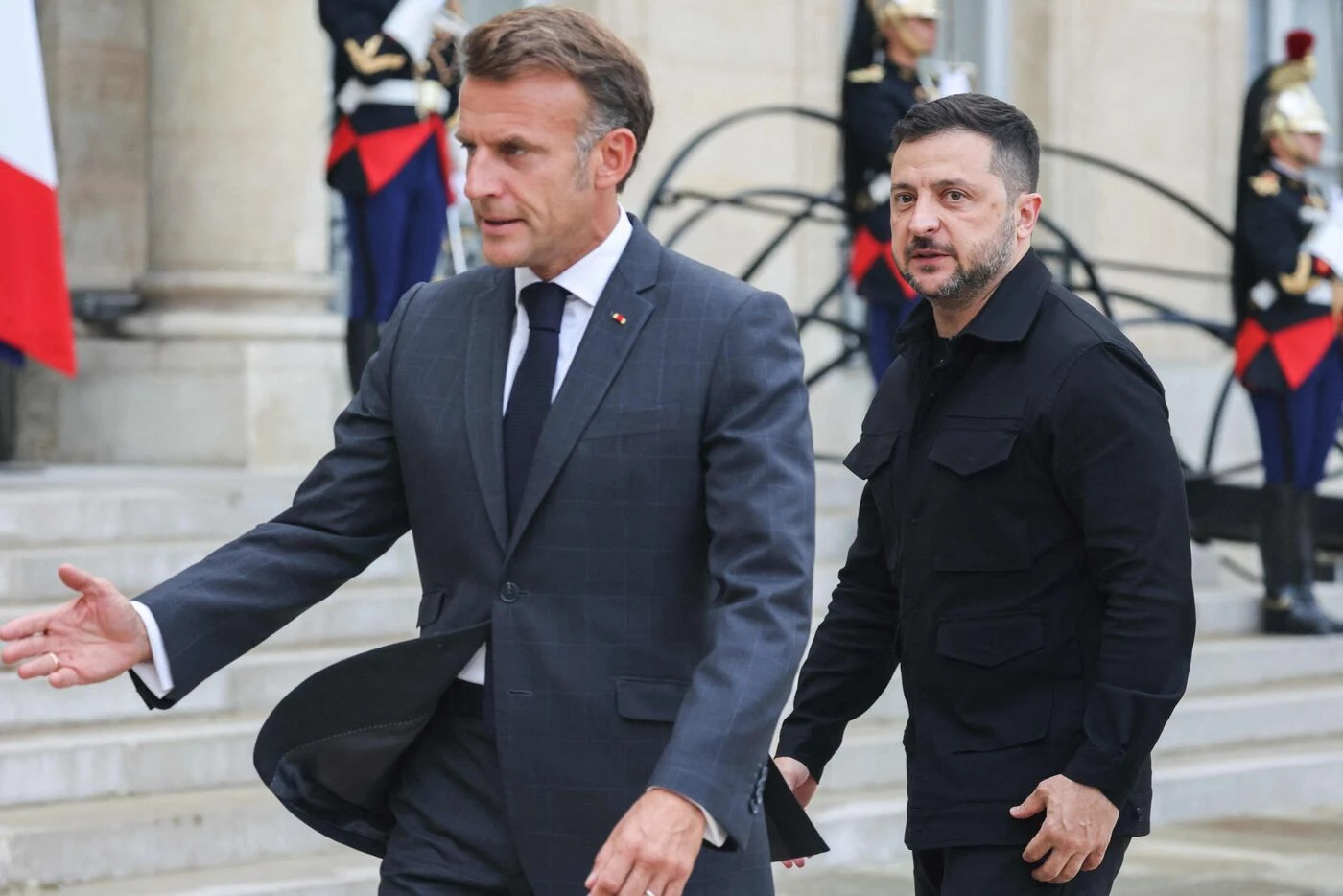 Guerre en Ukraine : Zelensky est arrivé à Paris sur fond de statu quo avec Moscou, Macron l’assure du soutien européen