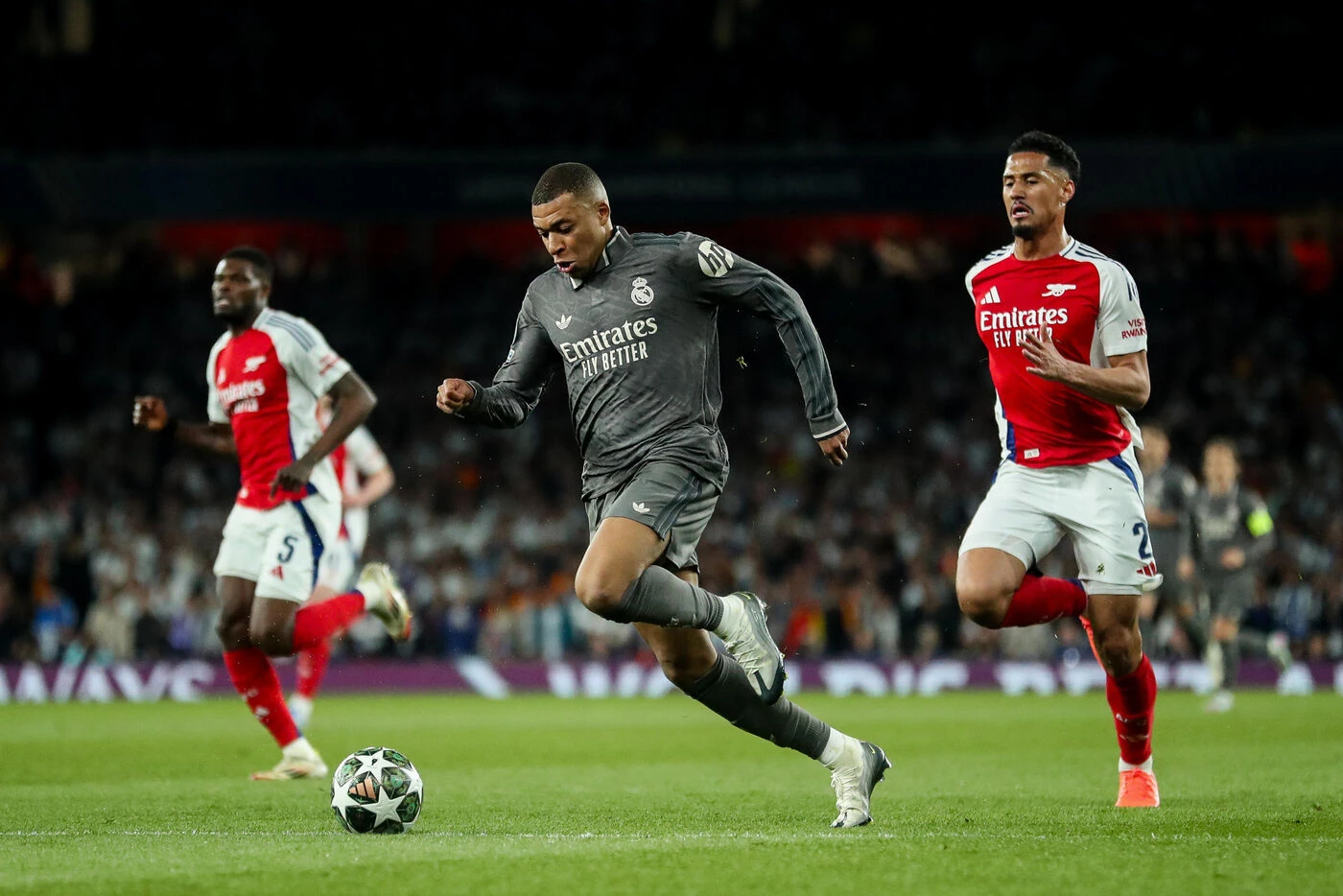 « On doit y croire jusqu’au bout » : Kylian Mbappé lance l’opération remontada après la déroute du Real à Arsenal
