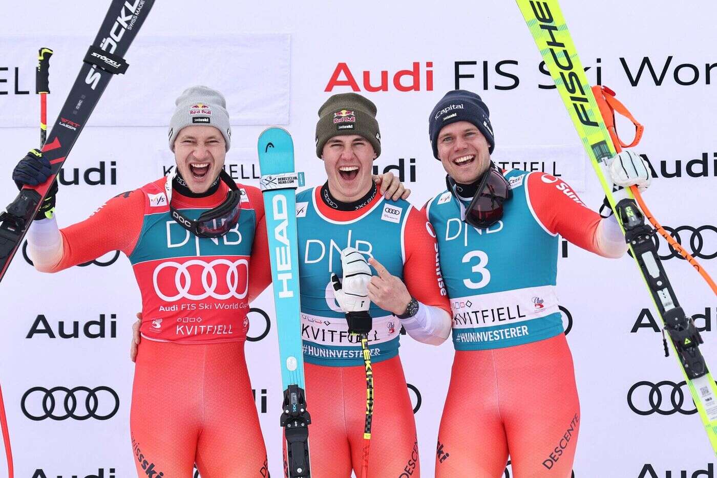 Ski alpin : triplé suisse en descente, Odermatt tout proche du gros globe de cristal