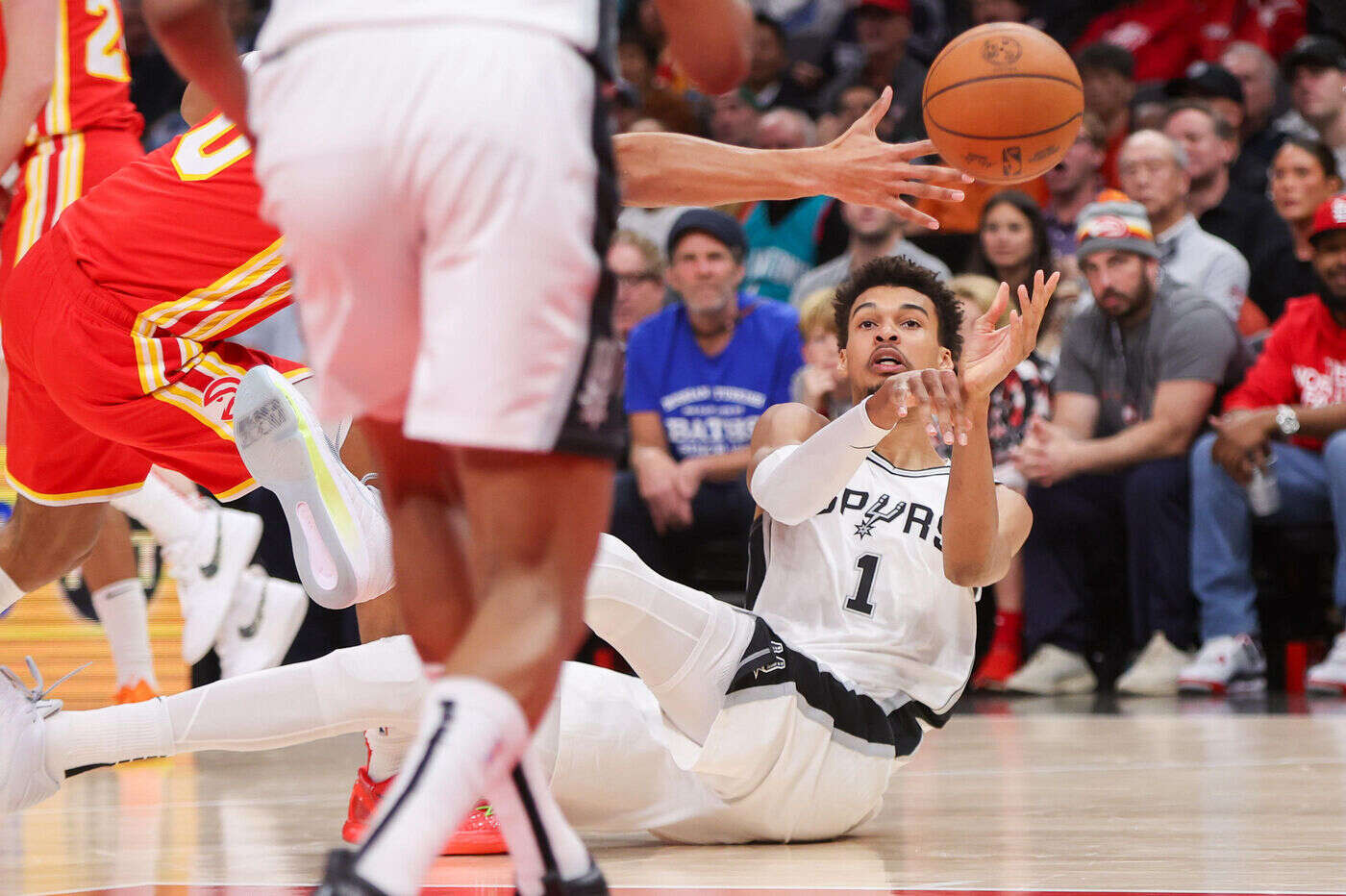 « Un QI basket très élevé » : la paire Wembanyama - Fox à la fête, les Spurs s’imposent à Atlanta en NBA