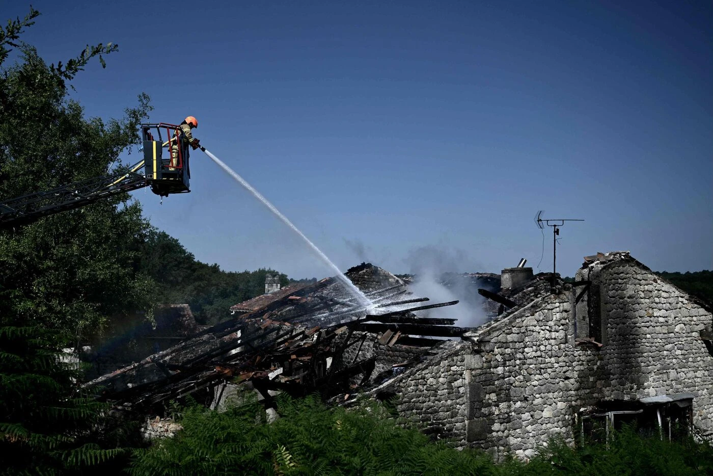 Incendie d’un gîte en Charente : le cinquième et dernier corps découvert