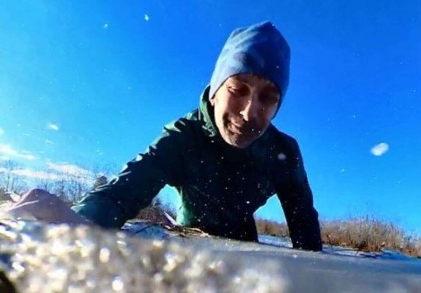 La glace se brise sous ses patins : l’ex-champion olympique Vincent Defrasne victime d’une belle frayeur