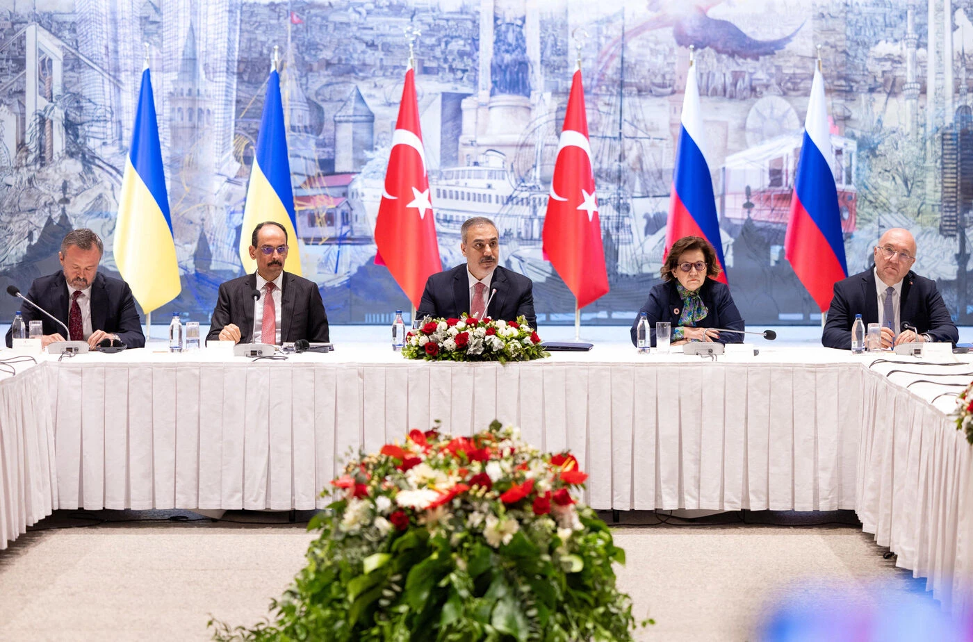 Négociations Ukraine-Russie : cessez-le-feu, exigences territoriales... ce qu’il s’est dit lors de la réunion à Istanbul