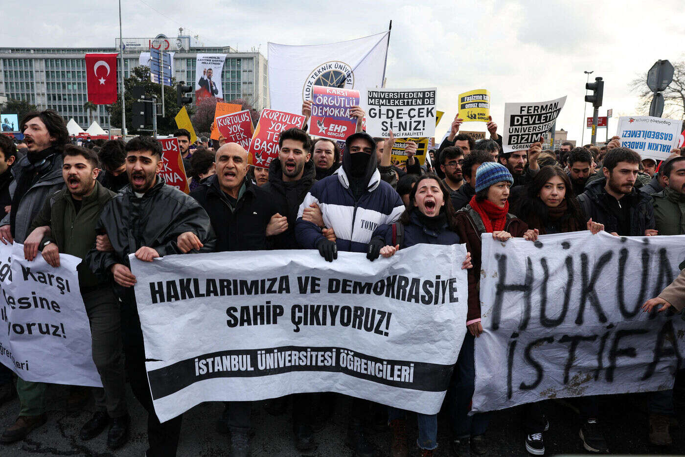 Turquie : le gouvernement craint une montée de la mobilisation deux jours après l’arrestation du maire d’Istanbul