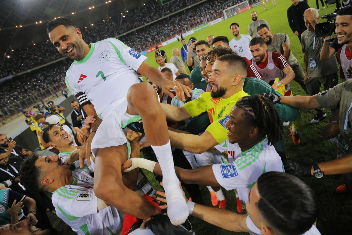 La joie de l’Algérie, qualifiée pour la Coupe du monde 2026 : « Ça fait douze ans qu’on attendait ça »