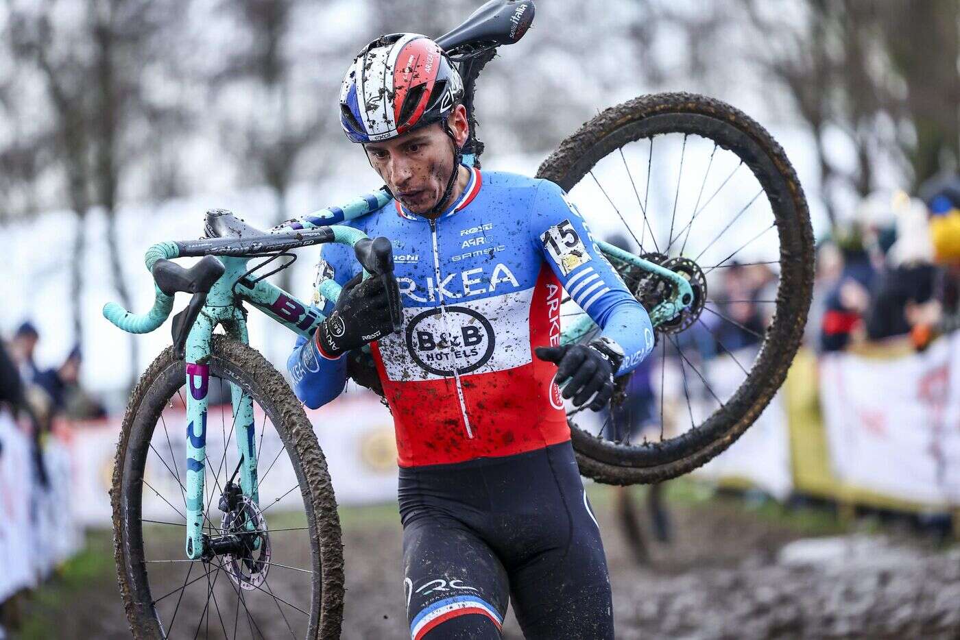 Cyclo-cross : Clément Venturini remporte son 7e titre de champion de France, Amandine Fouquenet également titrée