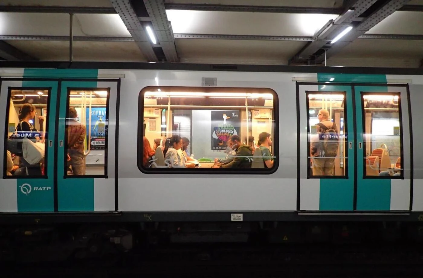Paris : trafic interrompu sur la ligne 4 du métro entre les stations Châtelet et Odéon