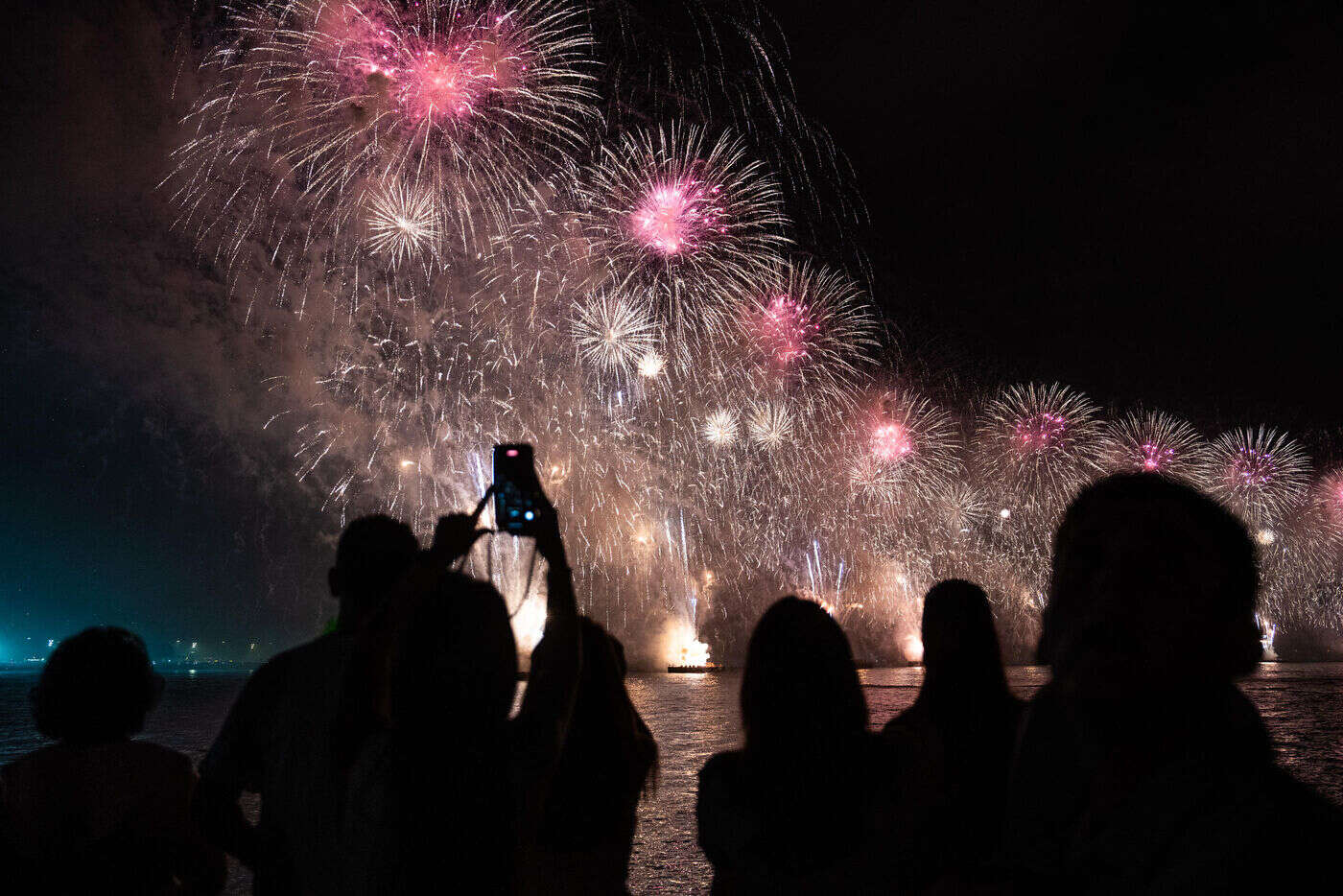 « Les pires blessures possibles » : trois morts et 20 blessés après un accident de feu d’artifice à Honolulu