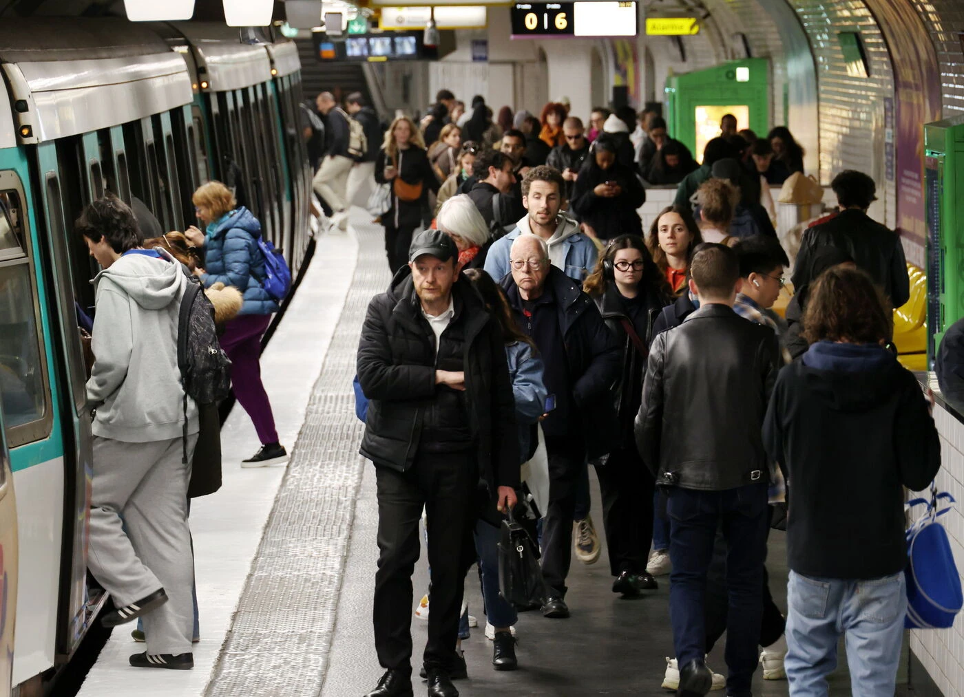 100 % de ponctualité pour certaines lignes, beaucoup plus de retards pour d’autres… le bilan contrasté du métro parisien en avril