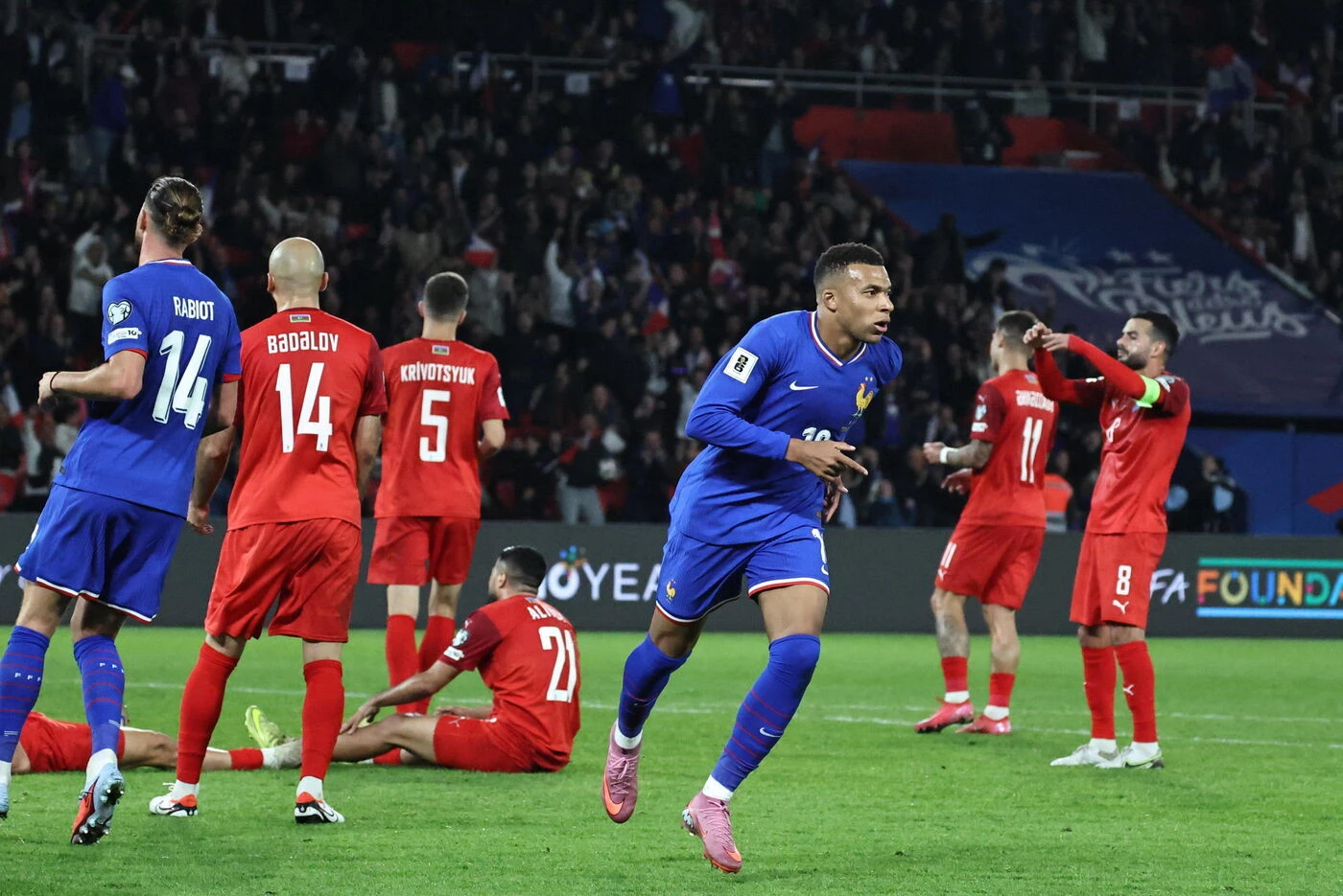 France - Azerbaïdjan : la vidéo de l’exploit personnel de Kylian Mbappé pour l’ouverture du score