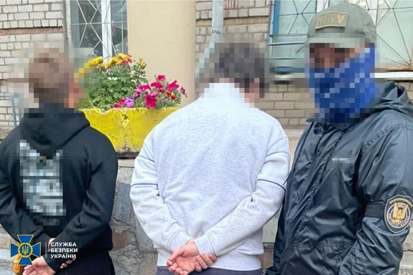 L’Ukraine arrête des « espions russes » recrutés via Telegram pour poser des bombes, trois ados de 14 ans risquent la prison
