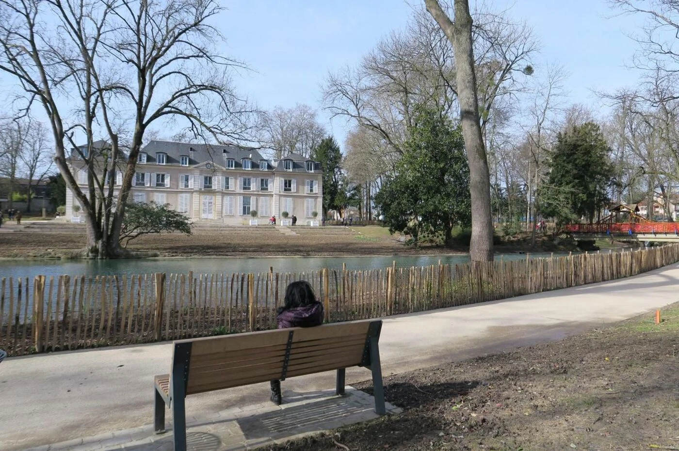 Orly : deux enfants se noient dans le plan d’eau dans un parc public