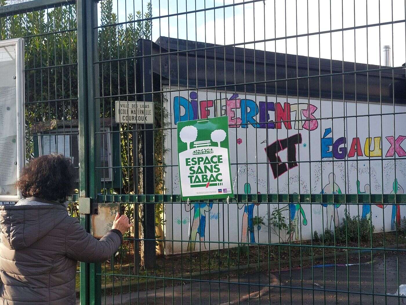 Il y en a déjà 130 en Seine-Saint-Denis : les « espaces sans tabac » se multiplient aux abords des écoles et des jeux