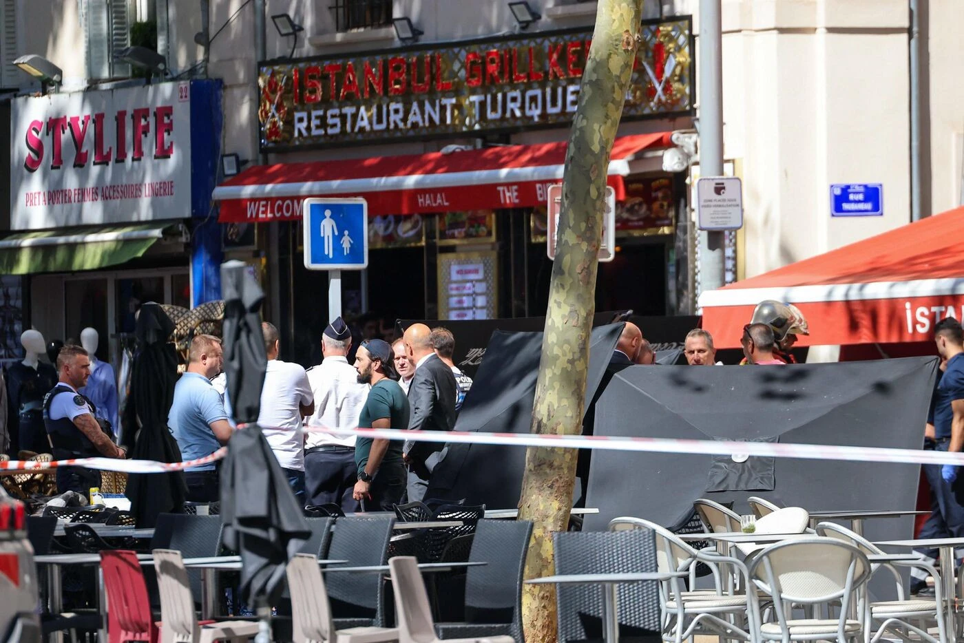 DIRECT. Attaque au couteau à Marseille : une des victimes en urgence absolue, annonce le procureur