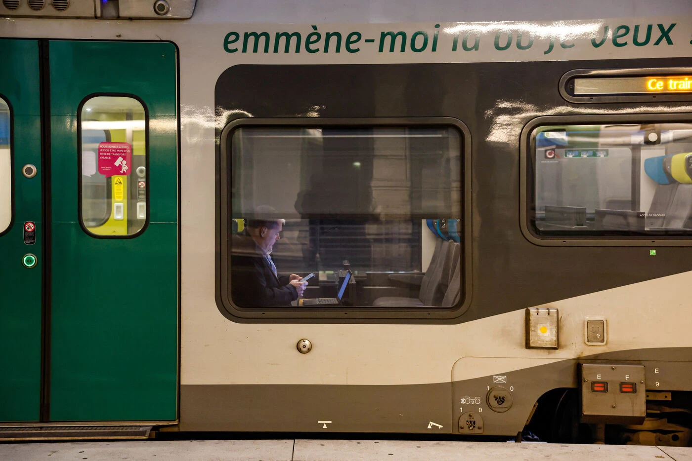 Enquête ouverte après un sabotage sur la ligne Dijon - Paris, un TER avec 100 passagers percute un obstacle placé sur les rails