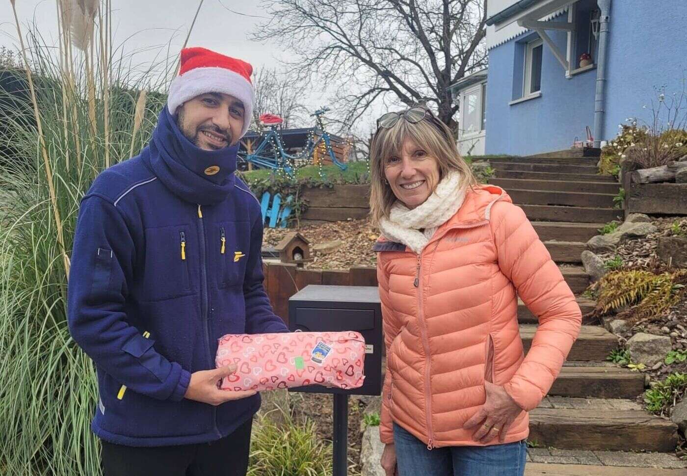 Dans ce village du Haut-Rhin, le facteur joue au Père Noël