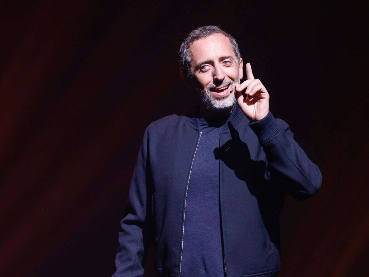 « Une expérience avec des jeunes de qualité » : Gad Elmaleh annonce l’ouverture d’un comédie club à Marseille