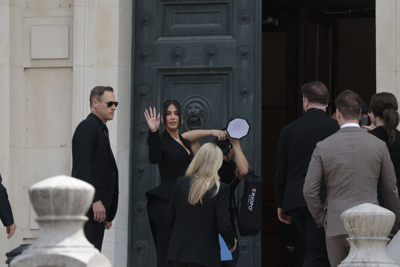 « C’est un palais de justice ou Cannes ? » : aux assises, l’arrivée très remarquée de Kim Kardashian