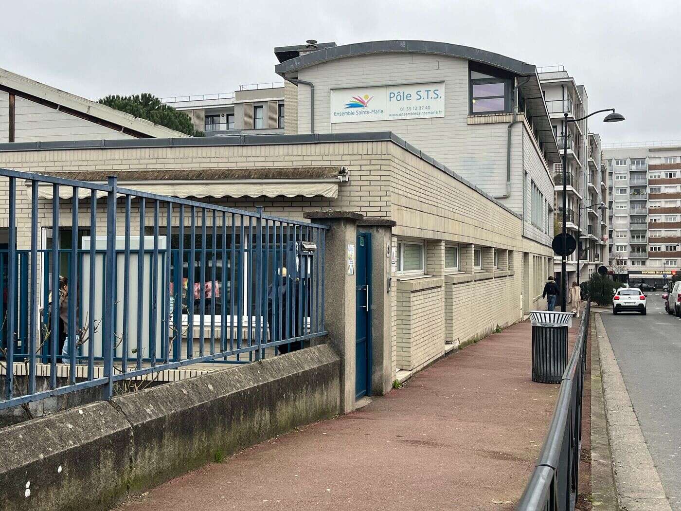 Joinville-le-Pont : un étudiant roué de coups pour une histoire de cœur à la sortie de l’établissement Sainte-Marie