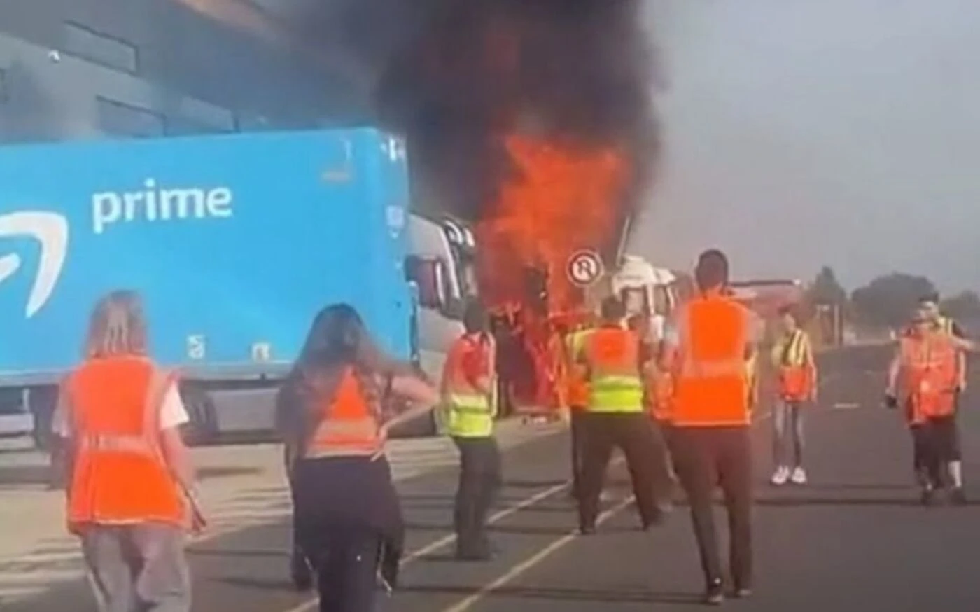 Incendie sur le site d’Amazon dans l’Oise : y a-t-il eu des manquements aux règles de sécurité ?