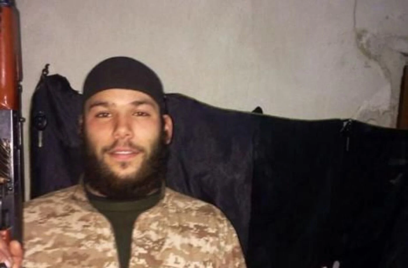 La Suède va inculper Osama Krayem pour le meurtre d’un pilote jordanien, brûlé vif dans une cage par Daech en 2015