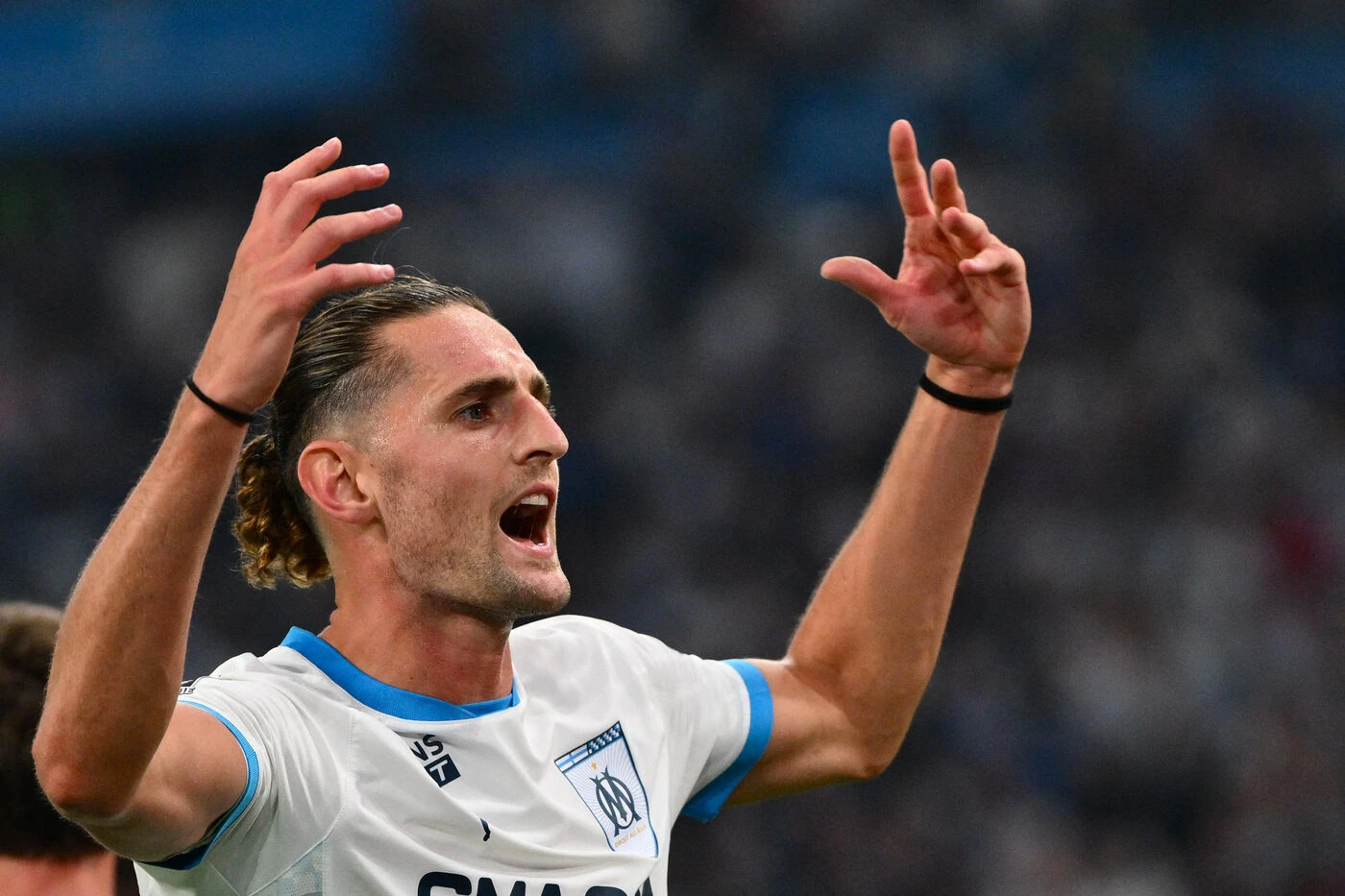 « Je n’ai pas envie de m’avancer » : Adrien Rabiot évasif sur son avenir à l’Olympique de Marseille