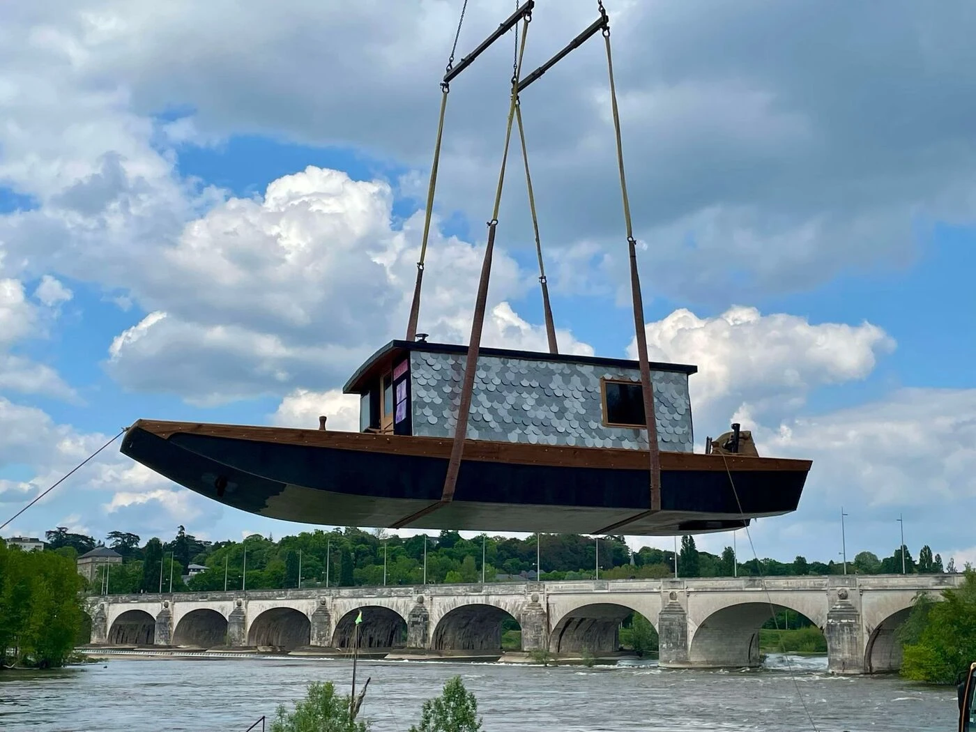 Un bateau qui « scintille comme un poisson », scène ouverte et gratuite au fil de la Loire