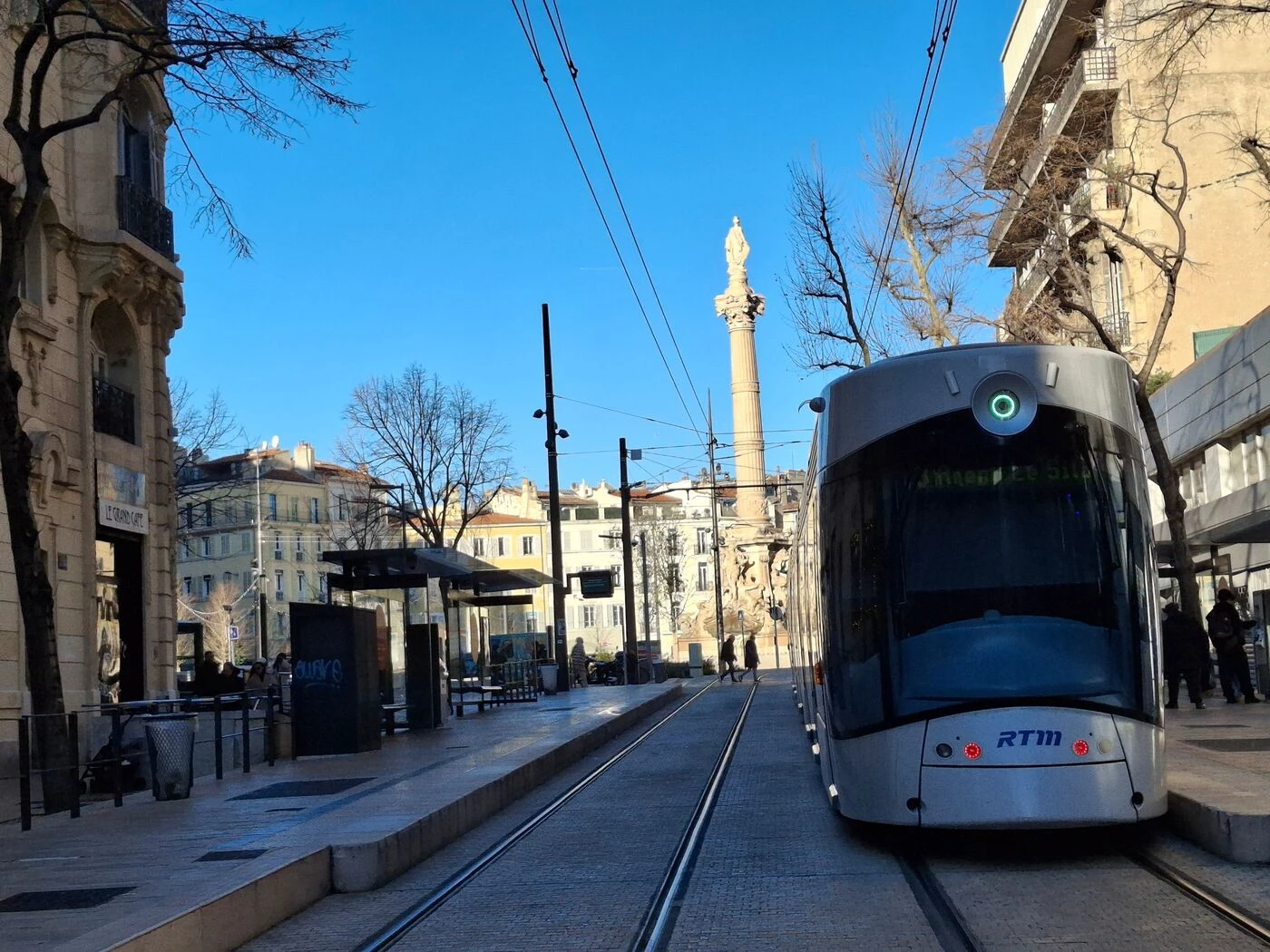 Marseille : un homme meurt percuté par un tramway dans le centre-ville