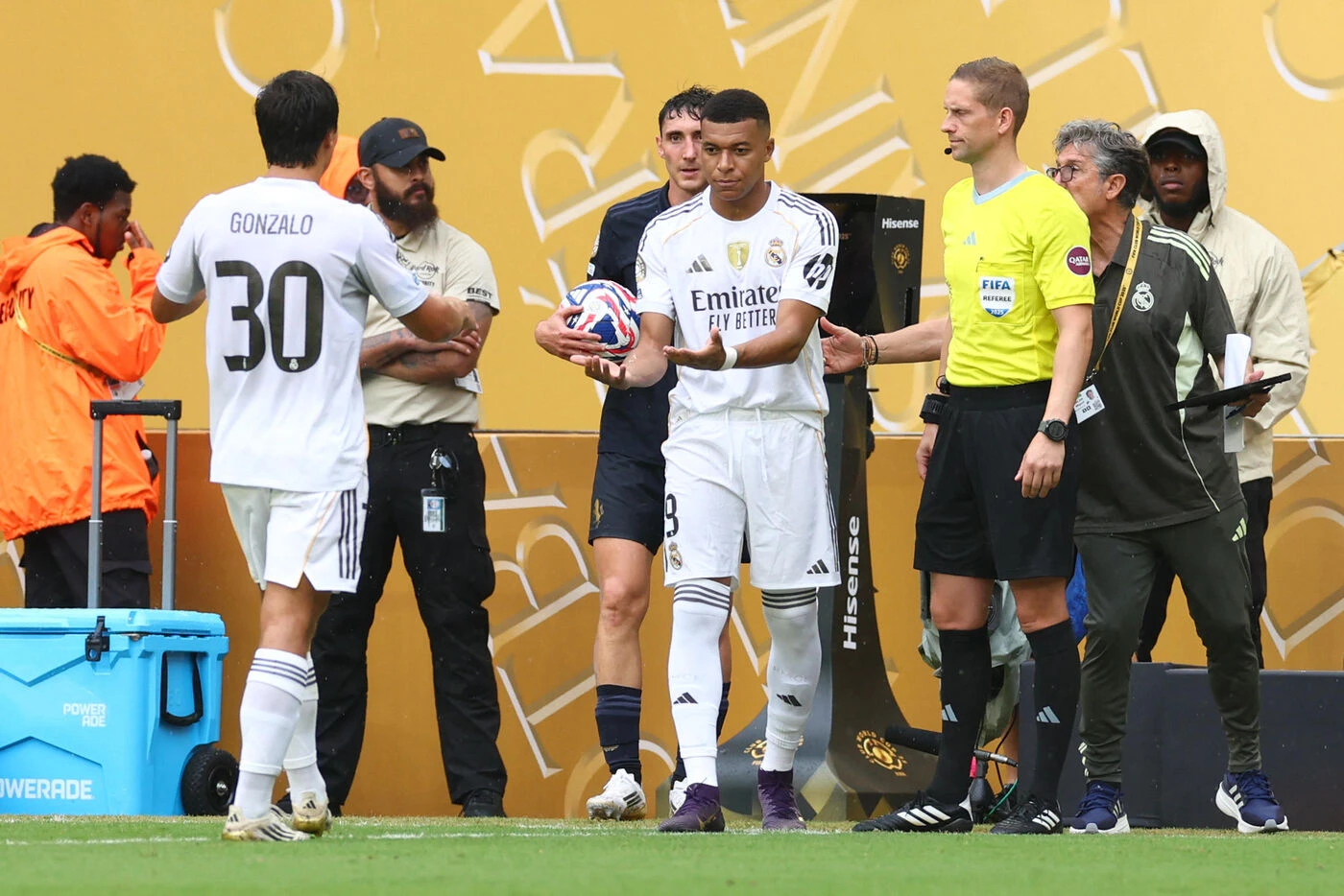 Real Madrid : on connaît le joueur qui devrait récupérer le numéro 9 laissé vacant par Kylian Mbappé
