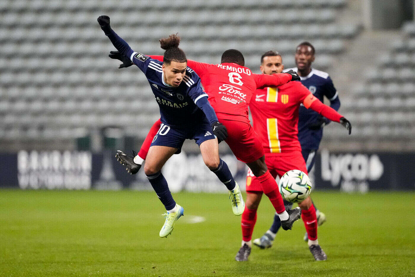 Paris FC-Martigues (1-2) : méconnaissables, les Parisiens s’inclinent face au dernier de Ligue 2