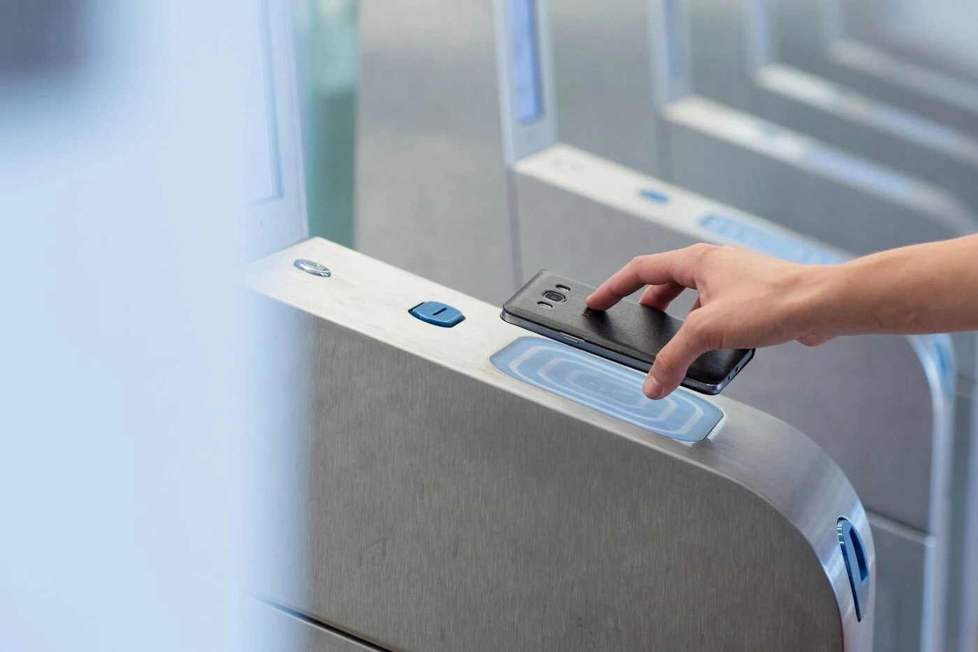 Transports à Paris : arrivée imminente du Navigo annuel sur Android, et en septembre sur iPhone
