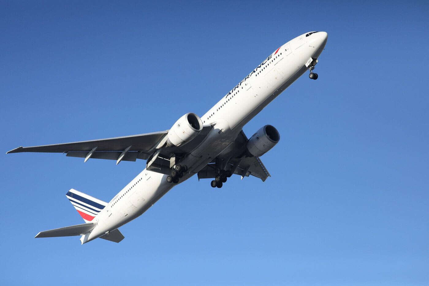 « Le client n’a pas pu être ranimé » : un passager d’Air France meurt en plein vol, entre Paris et Boston