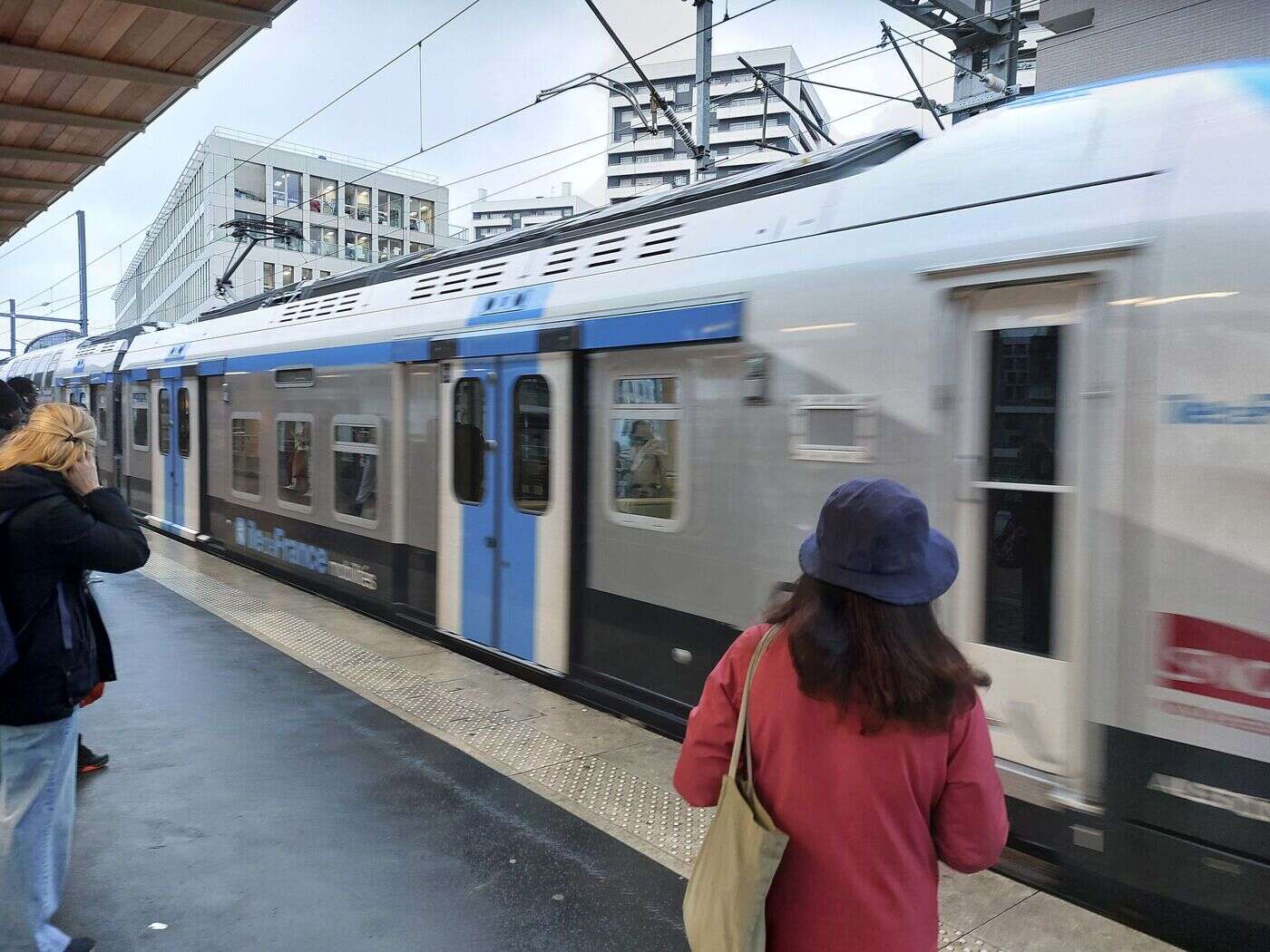 Paris : le trafic du RER E perturbé sur toute la ligne, le RER C ralenti dans un sens