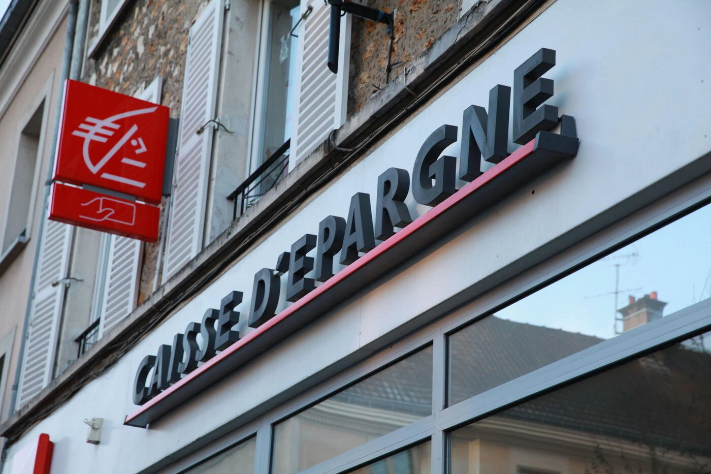 Un couple condamné pour avoir dérobé le sac d’une banquière et utilisé sa carte pour se payer une cafetière