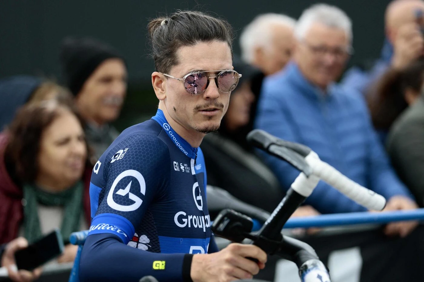 « On voit le tendon, c’est pas terrible... » : Gaudu dégoûté après sa chute avec Bardet sur la 7e étape du Giro