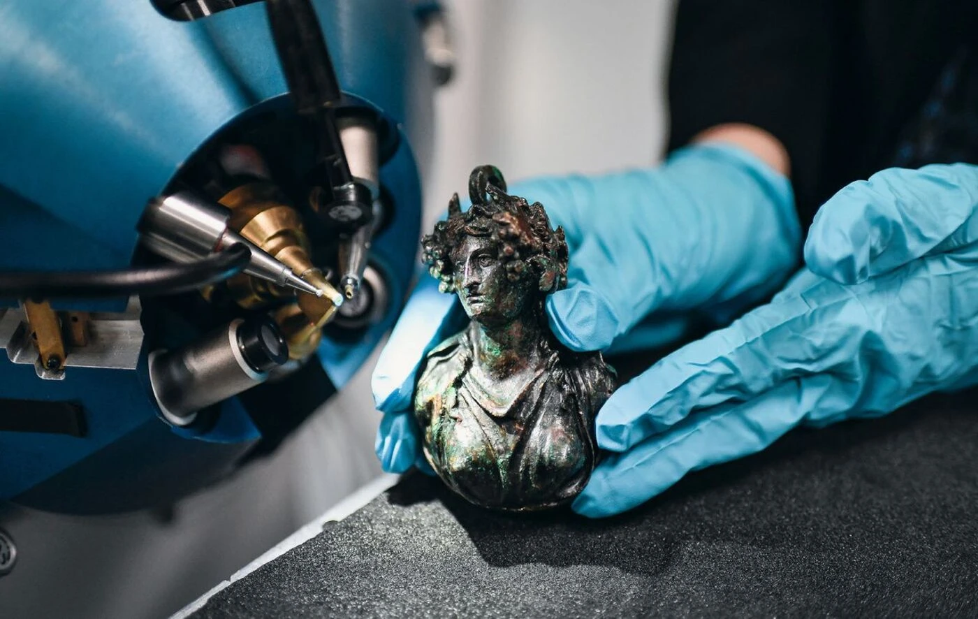 Un ouvrier du Louvre irradié par un accélérateur de particules, comment c’est possible ?