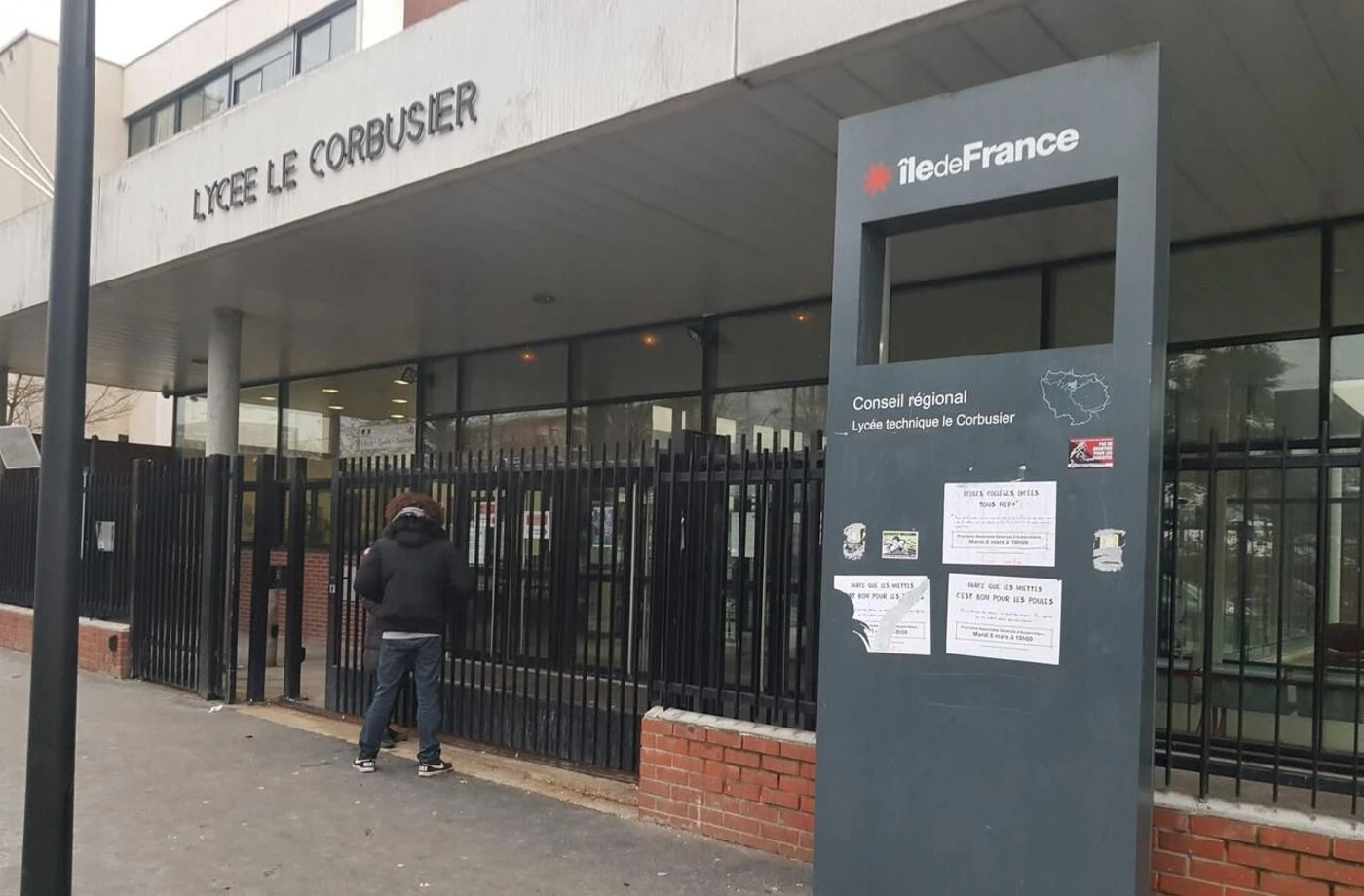 Aubervilliers : un adolescent entre la vie et la mort après avoir été heurté à trottinette par un automobiliste