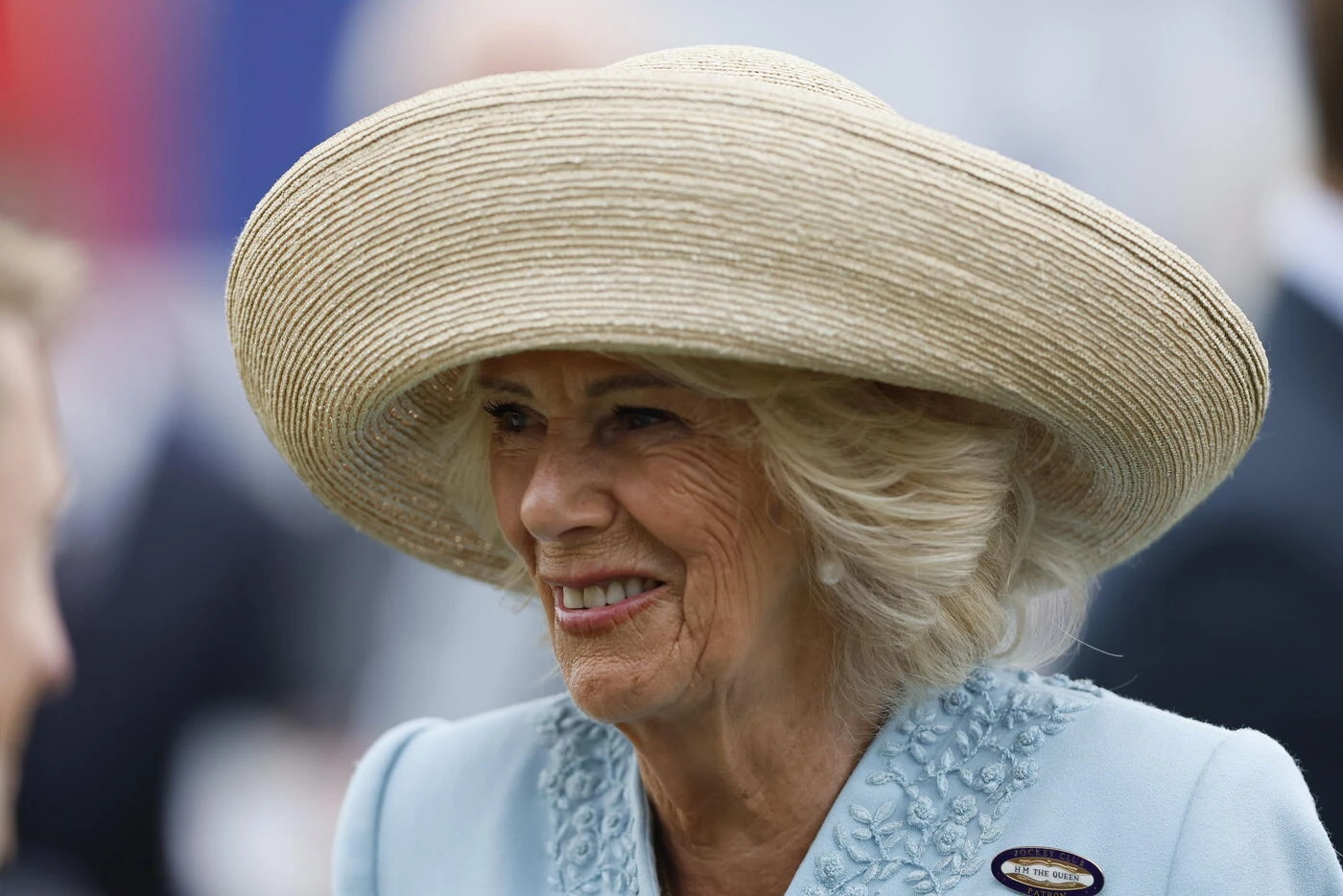 « Un coup de talon dans les testicules » : la reine Camilla a fait fuir un agresseur sexuel pendant son adolescence