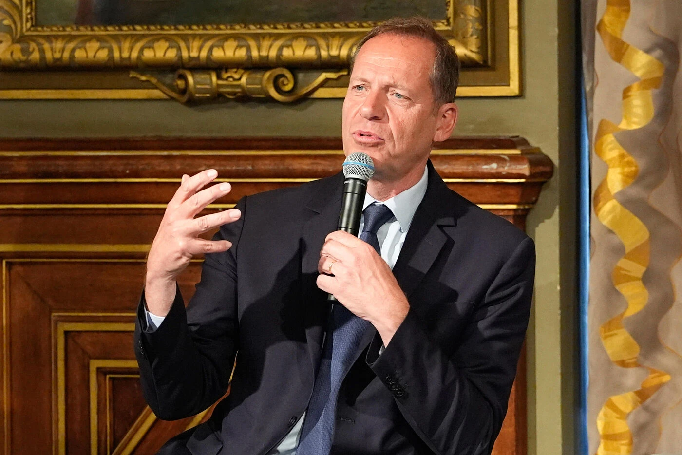 Tour de France 2025 : Christian Prudhomme va jouer dans la série « Un si grand soleil »