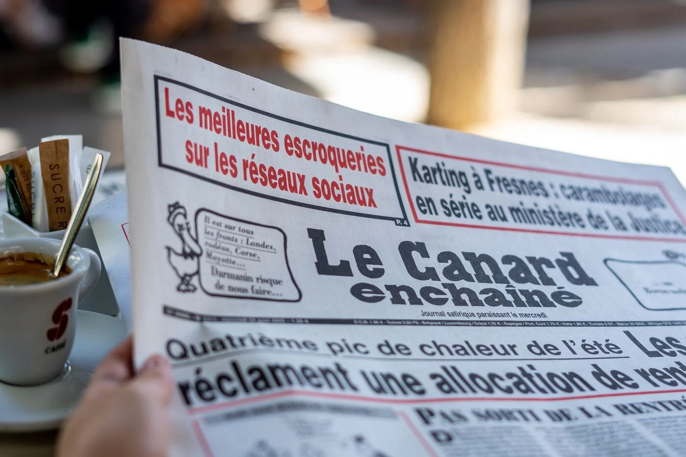 Soupçons d’emploi fictif au Canard enchaîné : procès d’un ancien dessinateur et sa compagne à partir de mardi