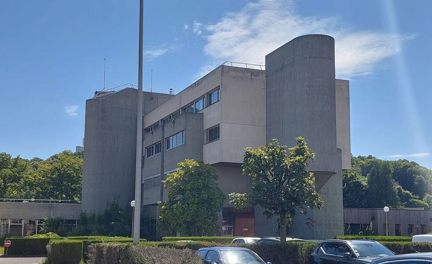 Un médecin du travail mis en examen pour viol et agression sexuelle dans l’Oise